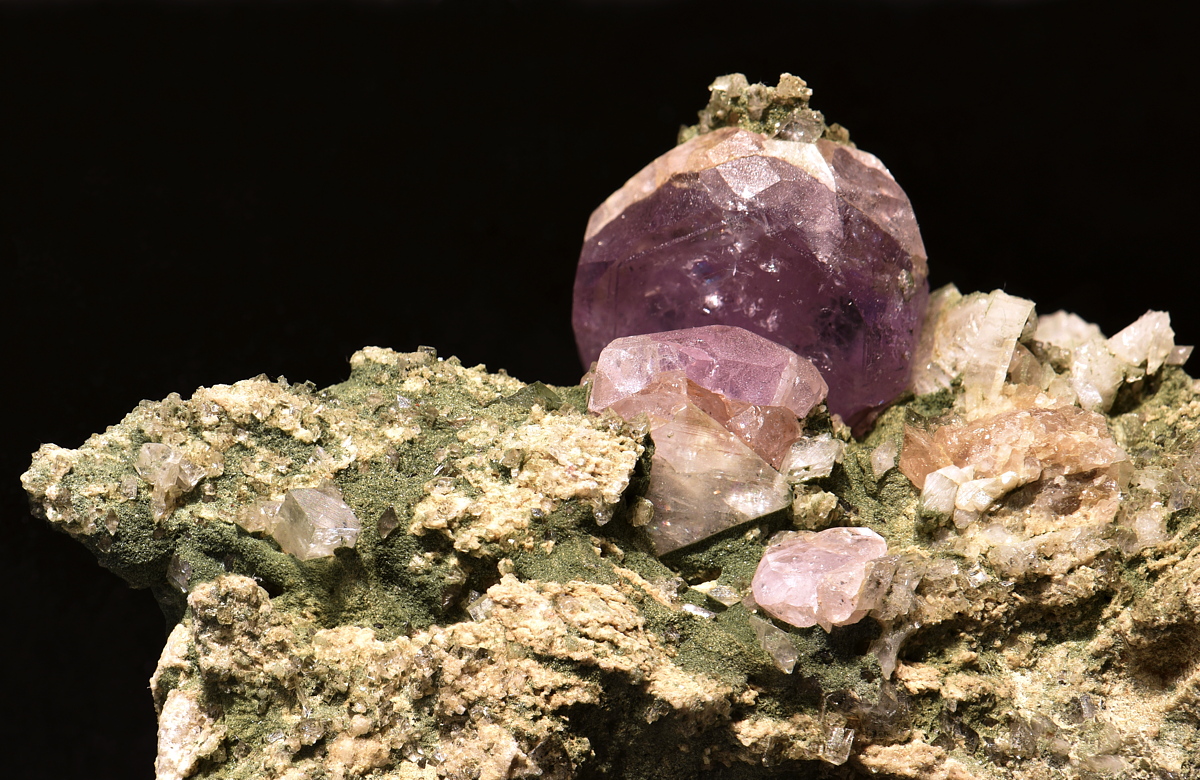 violetter Apatit| BB: ca. 6 cm; F: Furka, VS; Sammlung: Alexandre Blanc 