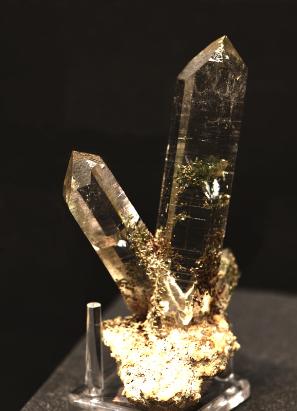 Bergkristall mit Chloriteinschluss| H: ca. 12 cm; F: Maderanertal, UR; Sammlung: Bernhard Loretz und Hans Walker 