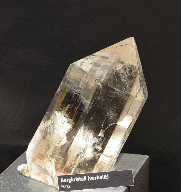 Klarer Bergkristall (verheilt)| H: 8 cm; F: Furka, VS; Sammlung: Yves Raemy