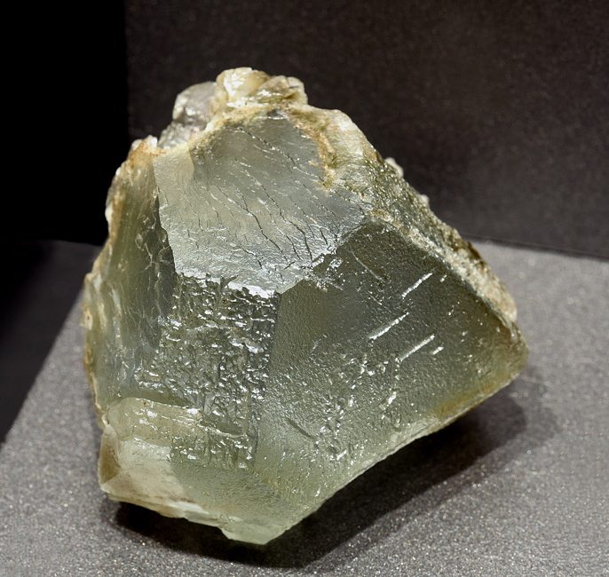 Grüner Fluorit| B: 7 cm; F: Piz Blas, GR; Sammlung: Peter Kürsteiner
