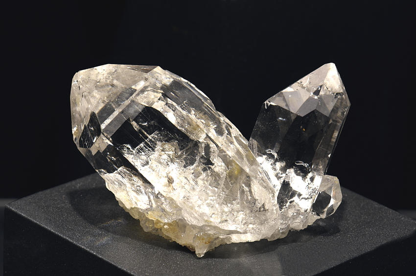 Klare Bergkristallgruppe| B: 8 cm; F: Oberaargletscher, BE; Sammlung: Thilo Arlt