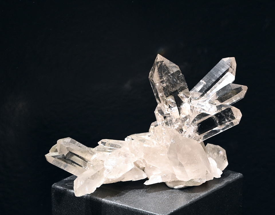 klare Bergkristallgruppe| B: 10 cm; F: Grimsel, BE; Sammlung: Walter Brunner