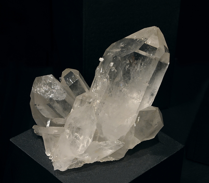 Bergkristallgruppe| H: 10 cm; F: Beverin, GR; Sammlung: Walter Brunner