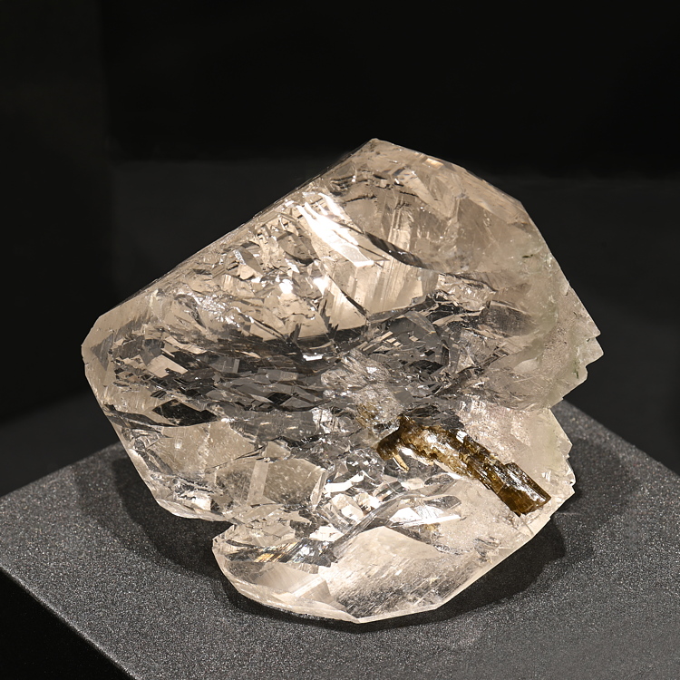 Bergkristall mit Epidot| H: 7 cm; F: Cavrein, GR; Sammlung: Fidel Levy