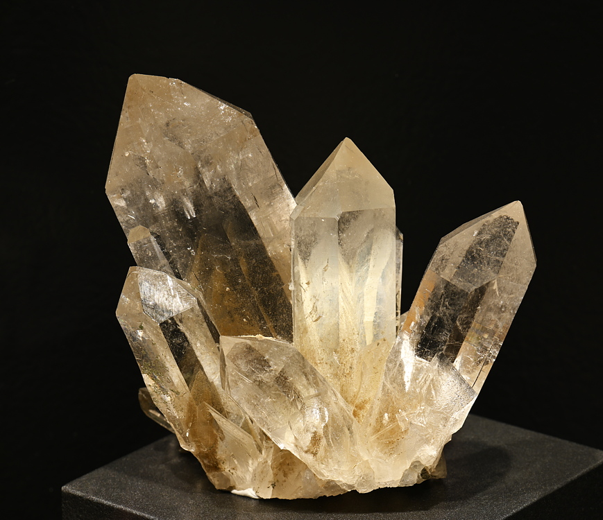 Bergkristall-Gruppe| B: 10 cm; F: Cavrein, GR; Sammlung: Daniel Tomaschett