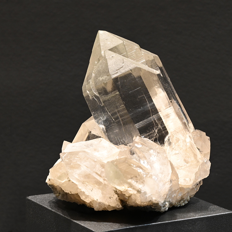 Bergkristallgruppe| H: 12 cm; F: Grimsel BE; Sammlung: Peter Vögtli