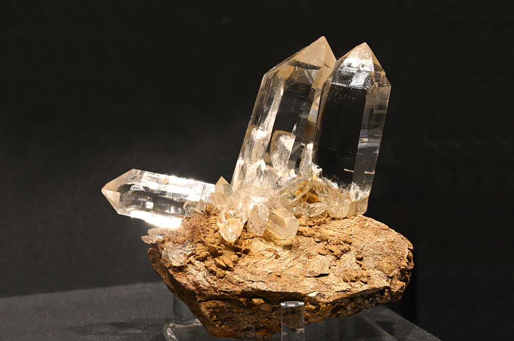Klare Bergkristalle auf Matrix| B: 7 cm; F: Val Nalps GR; Sammlung: Kurt Koch