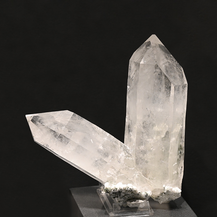 Bergkristall-Gruppe| H: 12 cm; F: Safiental GR UR; Sammlung: Christian Brodmann