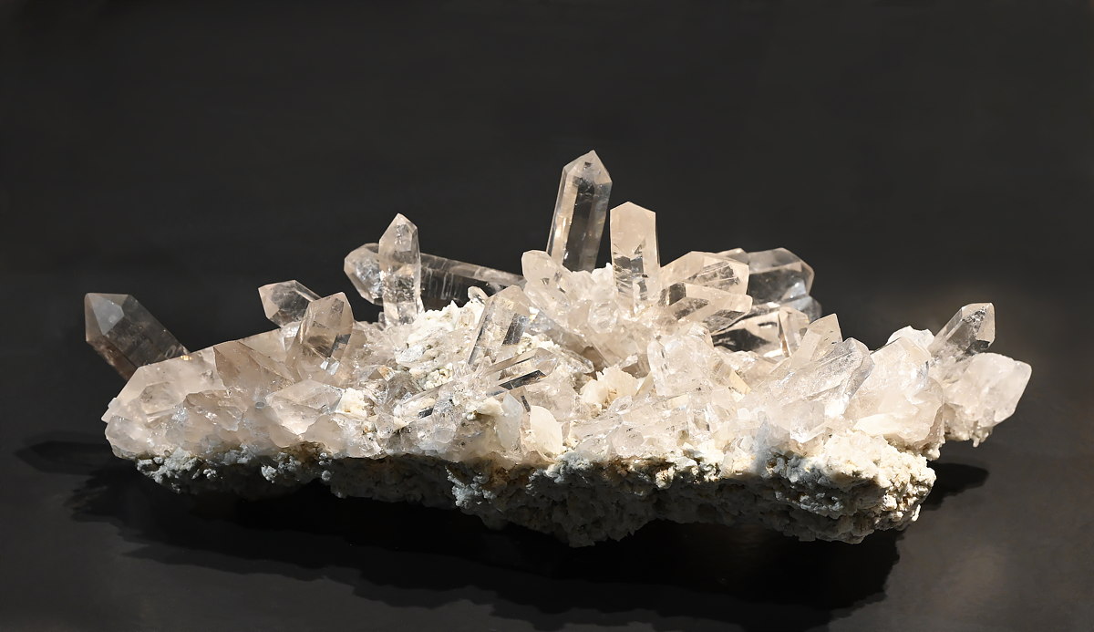 Bergkristallgruppe| B: 20 cm; F: Göscheneralp UR; Sammlung: Jost Herger, Matias Herger, Susanne Rozkosny