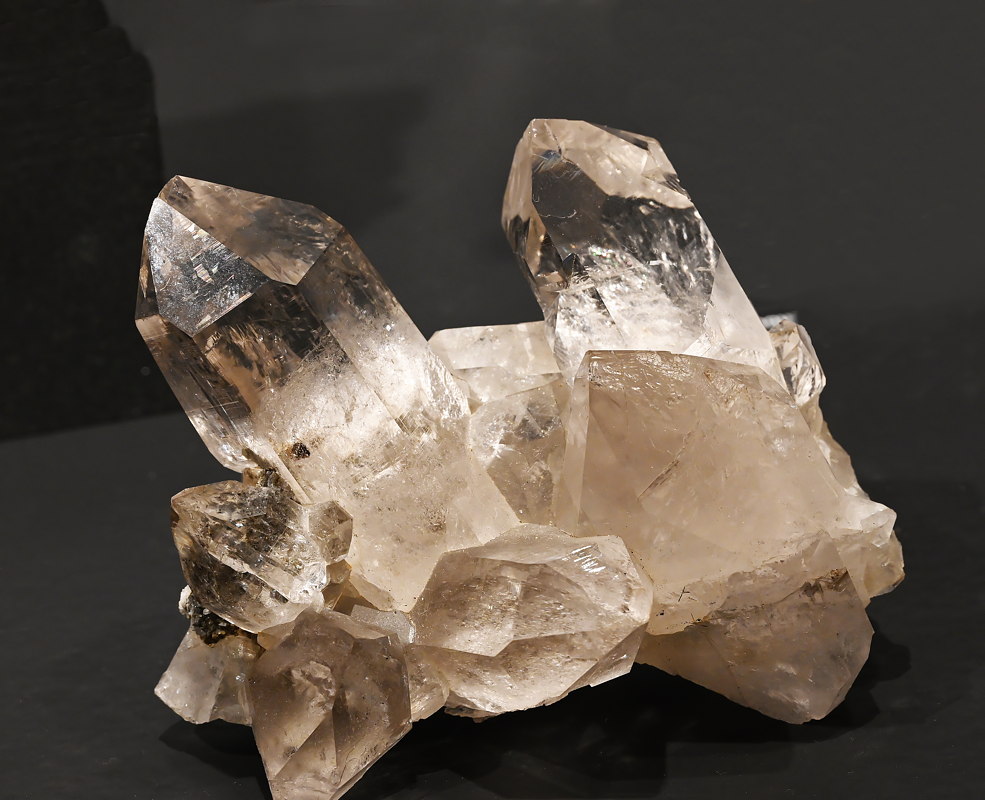 Bergkristall-Gruppe| B: 10 cm; F: Piz Pazzola GR; Sammlung: Tobias Berther, Maurizio Degonda