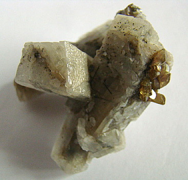 Titanit auf Calcit| B: 7cm; F: Gastacherwände, OT (Ö). [054] 