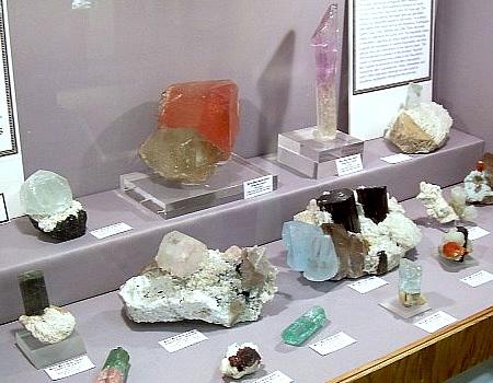 Pegmatit-Mineralien von den 'Peninsular_Ranges' (CA)| Kalifornien, USA